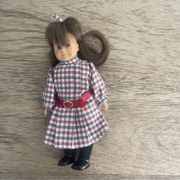 THE AMERICAN GIRL COLLECTION MINI SAMANTHA 6 1/2" DOLL w/ HARDCOVER BOOK - Picture 3 of 4